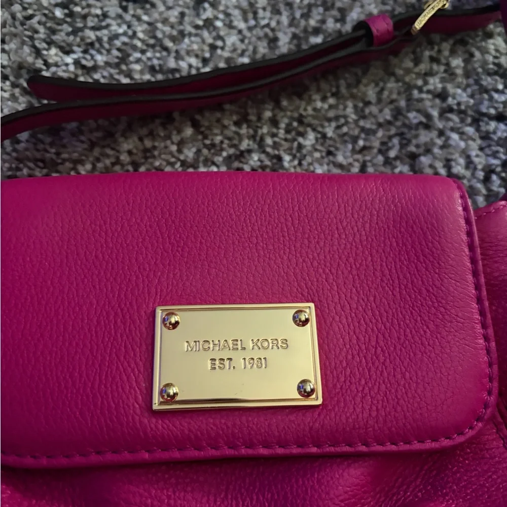 Michael Kors Fuchsia Leather Crossbody with Gold Plaque